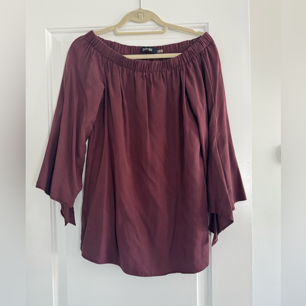 OFF THE SHOLDER SLIT TOP